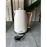 Vonshef Kettle. Est £30 - Grade U