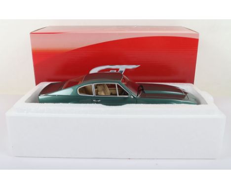 GT Spirit Models  Aston Martin V8 Vantage,GT072, metallic green resin body, highly detailed, 1:18 scale, in mint pre owned bo