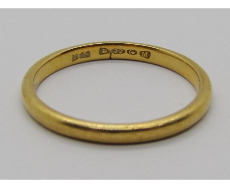 22ct wedding ring, size N, 2.6g 