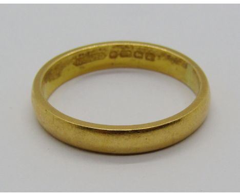 22ct wedding ring, size P, 4.2g 