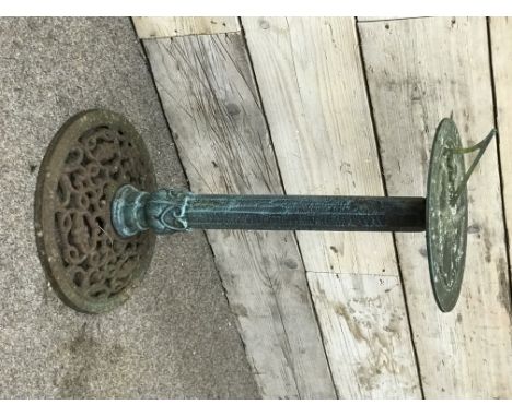 Wrought iron pedestal sundial, D38cm, H72cm Condition Report Click here for further images, condition, auction times & delive