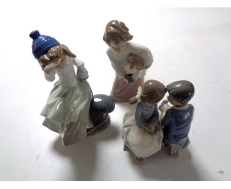 Three Nao figures