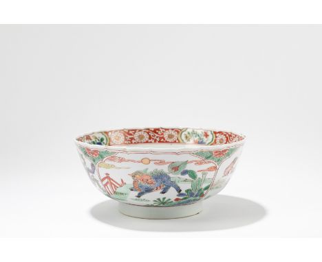 A Famille Verte porcelain bowl, China, Kangxi period (1661-1722)d cm 19,5青彩陶瓷碗，中国，清朝康熙时期 (1661-1722)