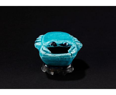 A TURQUOISE GLAZED INKWELL, China, Kangxi period (1661-1722)h cm 5绿松石釉瓷笔洗，中国，康熙时期（1661-1722）The lot is accompanied by a copy 