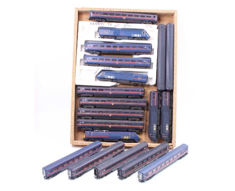 2 trays containing 19 various Hornby and Lima 00 Gauge GNER Locomotive and passenger stock, to include Locomotive No.43116, N