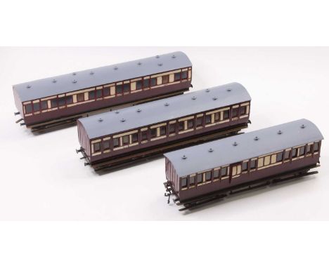 3 kit built Gauge 1 10mm scale Caledonian Railway Rake of 3 Suburban Coaches, hand painted in maroon and cream with grey pain