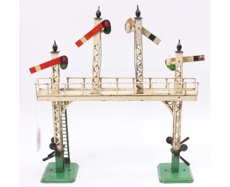 1939-41 Hornby Signal Gantry No.2, white bridge, green bases, black ladder, finials, levers. Green ladder instead of black. T