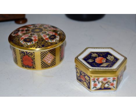 A Royal Crown Derby 1128 pattern trinket pot and cover; another hexagonal (2)