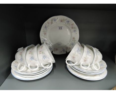 A Queens part tea service, 18 pieces