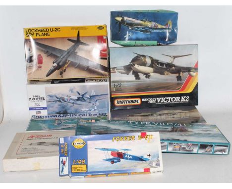 Large group lot of mainly aircraft kits by various makers, all appear complete, many still sealed in bags inside their boxes 