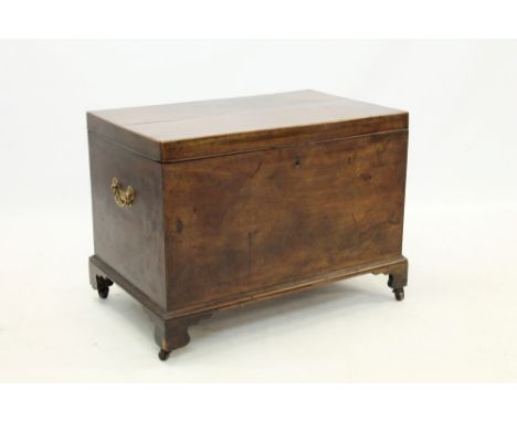 18th century mahogany silver chest of rectangular form, baize-lined interior, original brass carrying handles, on bracket fee