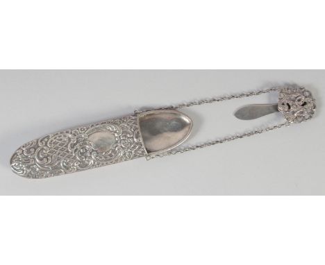 A VICTORIAN SILVER SPECTACLE CASE with chain, Birmingham, 1899.