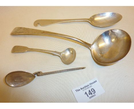 Silver spoons, inc. a Georgian (1804) ladle by William Eley and William Fearn. Combined weight approx. 98g.