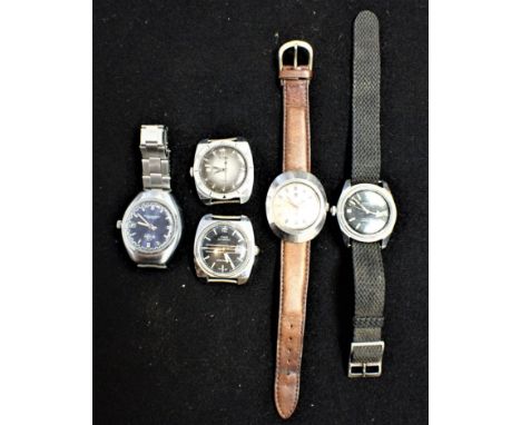 TIMEX: A GENTLEMAN'S STAINLESS STEEL WRISTWATCH with automatic movement, the black dial with white luminous baton numerals, w
