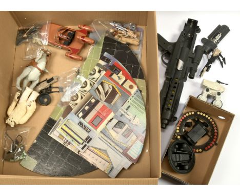 Selection of vintage Star Wars collectables including Palitoy Death Star Playset, Fair to Good, incomplete. 3 3/4" figures x 