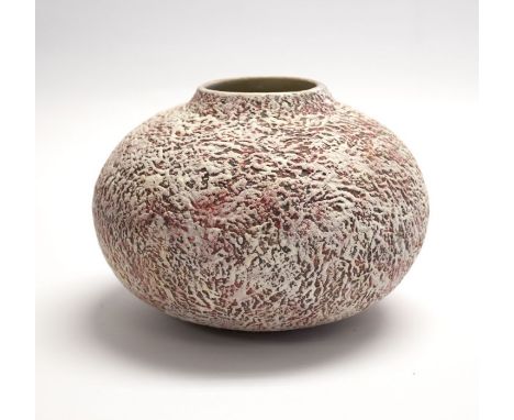 Philip Evans studio pottery stoneware textured thrown vase. Signed to the base. Diameter approx 23cm, height approx 16.5cm. T