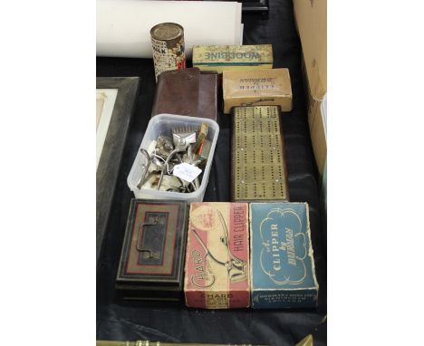Boxed and loose hair clippers, cash tin, Guinness cribbage board, American milk tin, Woodbine and Wills's Star cigarettes dom