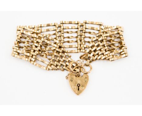 A 9ct gate bracelet with padlock clasp, approx 20 grams 