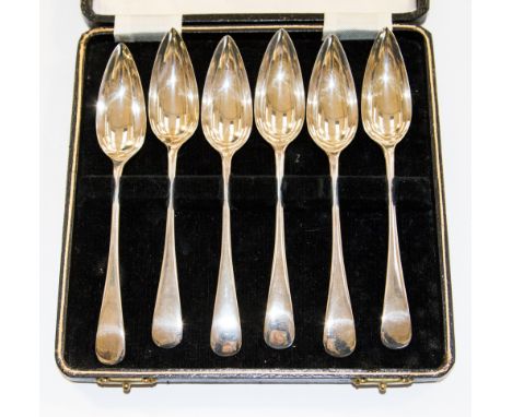 A set of six George VI silver grapefruit spoons, Birmingham 1947, 3.76ozt