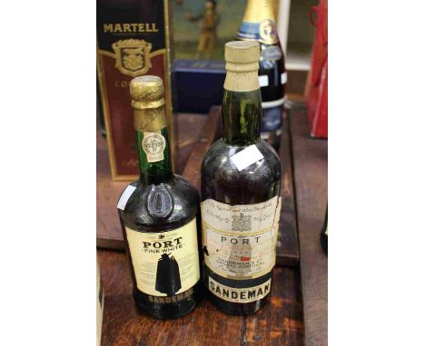 Sandeman Ruby Port 1952 and Sandeman Fine White Port (2)