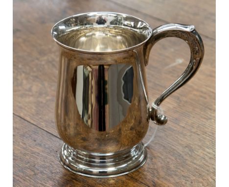 Edwardian silver baluster mug/tankard, maker Humphrey Payne, London 1927, weight approx 349 gms/11.22 ozt