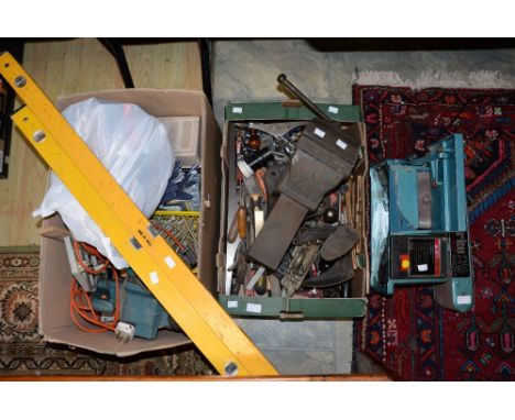 Two boxes of assorted tools, a sander, and a vice (4)