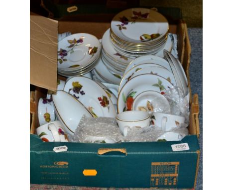 A quantity of Royal Worcester Evesham wares 