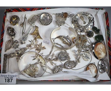 Collection of silver and other jewellery to include: cameo portrait brooches, bangles, pin and other brooches, necklaces with