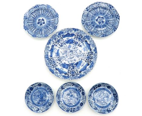 Blue and white decor, including Kangxi,largest is 20 cm. in diameter, hip and small hairline in glaze.