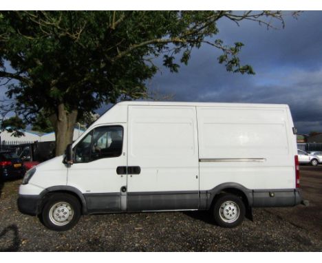 Make &amp; Model: iveco Daily 35S14 MWBDate of Reg: AE08 KKSColour: Whitecc: 2287MoT: 09-11-2021Fuel Type: DIESELMileage: 117