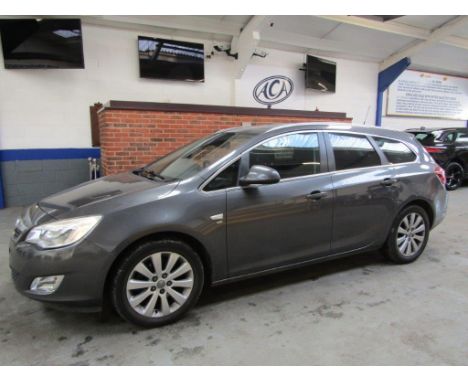 Make &amp; Model: Vauxhall Astra SE CDTIDate of Reg: FX11 WJNColour: Greycc: 1686MoT: 12-04-2022Fuel Type: DIESELMileage: 110
