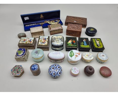 A collection of boxes and similar, to include enamel examples.&nbsp; 