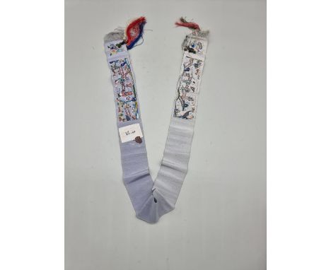 A small Chinese silk embroidered sash,&nbsp;approx 115cm long.&nbsp; 
