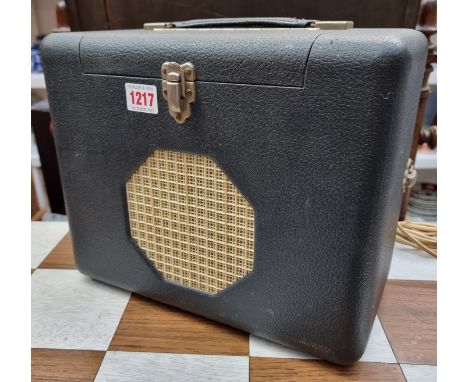 A vintage Roberts radio, model 61601.&nbsp; 