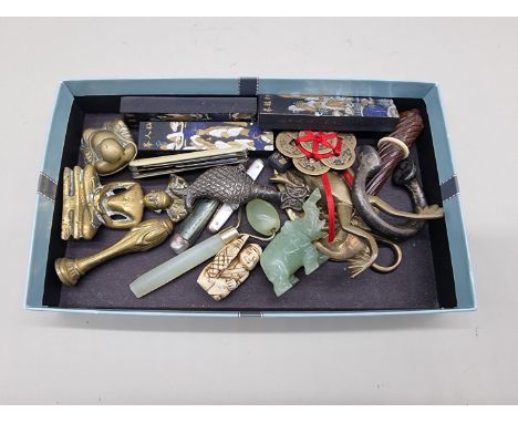 A mixed lot of Oriental and other items, to include a Japanese bone netsuke. 