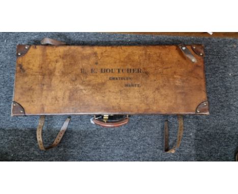 A vintage tan leather shotgun case,&nbsp;with void interior.&nbsp; 