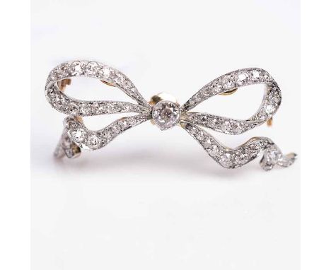 FINE EARLY TWENTIETH CENTURY DIAMOND SET BOW BROOCH
the old cut diamonds totalling approximately 1.70 carats, with removable 