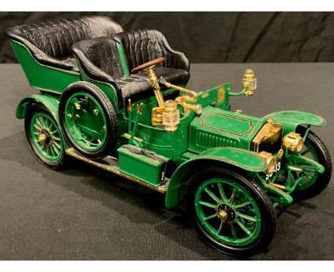 A Franklin Mint Precision Models 1:16 scale 1905 Rolls-Royce 10HP model, boxed 