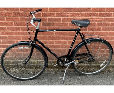 A gentleman's Raleigh Chiltern bicycle 