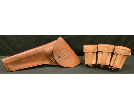 An American leather Colt revolver holster; a triple compartment ammunition pouch (2) 