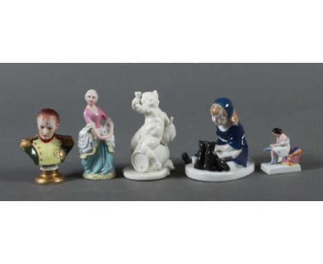 5 Porzellanfiguren1x Nymphenburg, 1x Rosenthal, 1x Volkstedt und 2x ungemarkt, 20. Jh., Porzellan, glasiert und mit polychrom