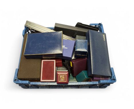 Collection of empty jewellery boxes, including vintage examples