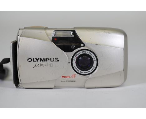 Olympus MJU2 35 mm Compact Camera - Parts only, untested, faulty clip that holds case together, battery clip not working.