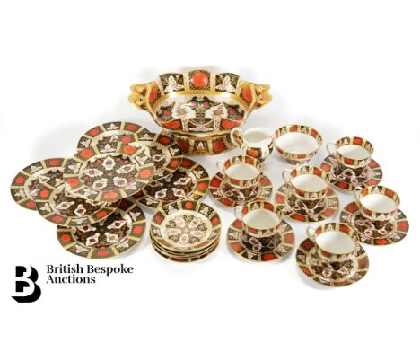 Abbeydale, Derbyshire, impressive twin-handled comport, Chrysanthemum pattern. The dish having a shaped rim with naturalistic