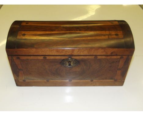 Early 19th century rosewood tea caddy, parquetry and roundel inlaid, hinged dome lid enclosing two compartments flanking (lat