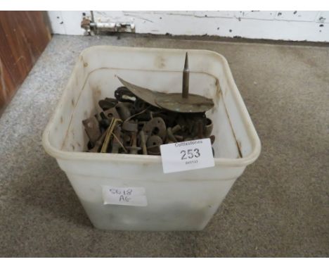 A BOX OF VINTAGE FURNITURE HANDLES AND HINGES ETC.