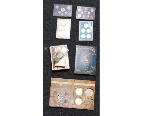 BOX CONTAINING VARIOUS MINT COIN SETS, CROWNS GB & OTHER COINS