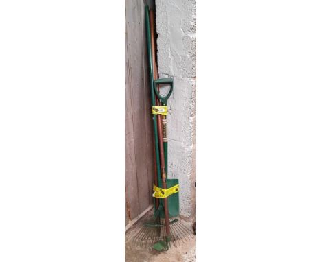 BUNDLE OF GARDEN TOOLS INCL; RAKE & SHOVEL