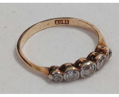 AN ANTIQUE 5 STONE DIAMOND RING SET IN 18ct GOLD, SIZE 'K'