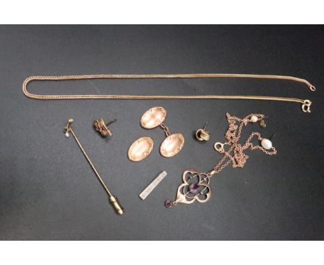A selection of 9ct gold jewellery to include cufflinks, necklaces, pendants, chains, ear studs - approx weight 14 grams - alo